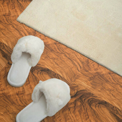 Self adhesive vinyl floor tiles Wooden organic motif