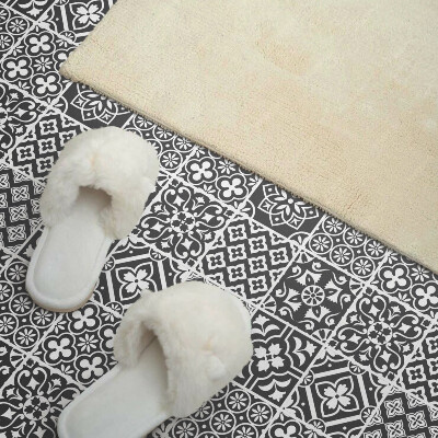 Rectangular bathroom wall panel Geometric motifs in tiles
