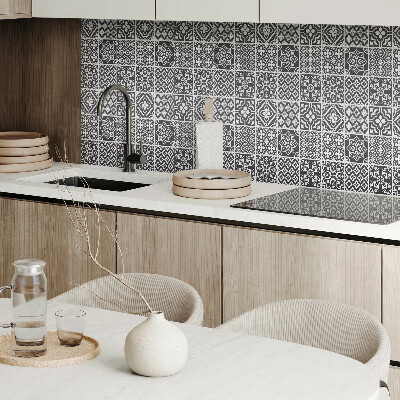 Rectangular bathroom wall panel Geometric motifs in tiles