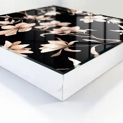 Key cabinet Cream flowers with subtle details