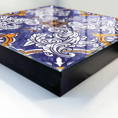 Wall mounted key box Plant ornament with motifs