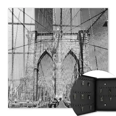 Key cabinet The iconic bridge in black and white