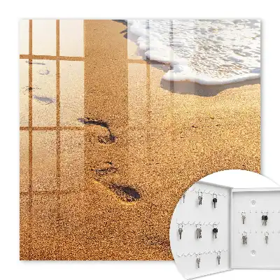 Key cabinet The tranquility of the beach and the sea wave