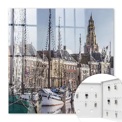 Key cabinet Sails on the water are a tower