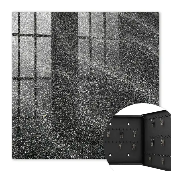 Key cabinet Shimmering waves of a wavy pattern