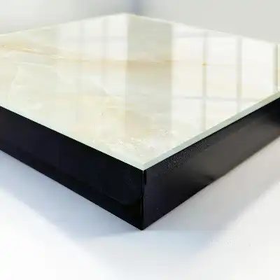 Wall mounted key box The elegance of marble is full