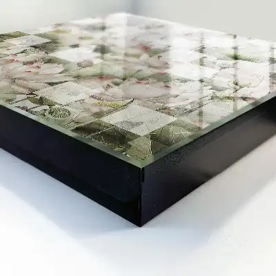 Key box for home Geometric lilies in the background