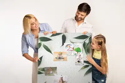 Green leaf finial cork pin board