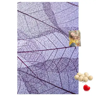 Leaf structured cork note board