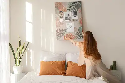 Wall cork memo board with a palm leaf finish