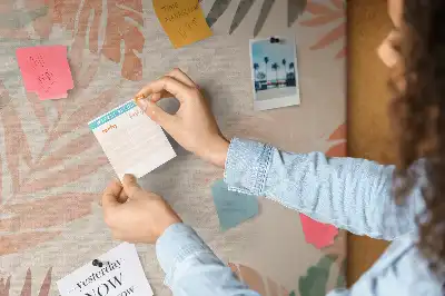 Wall cork memo board with a palm leaf finish