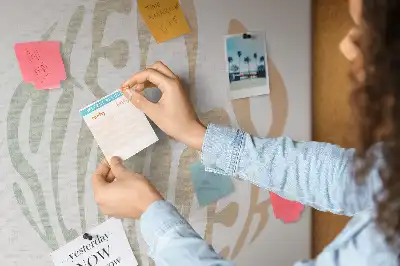 Wall cork memo board with Welcome to summer inscription