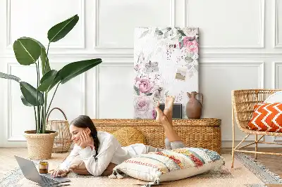 Flowery edge cork note board