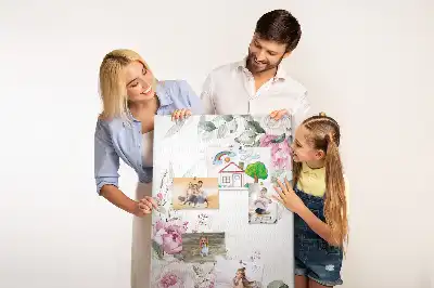 Flowery edge cork note board