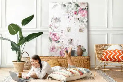 Flowery edge cork note board