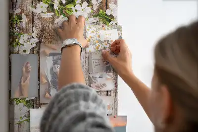 Daisy patterned wall cork memo board