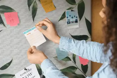 Leaf frame cork memo board