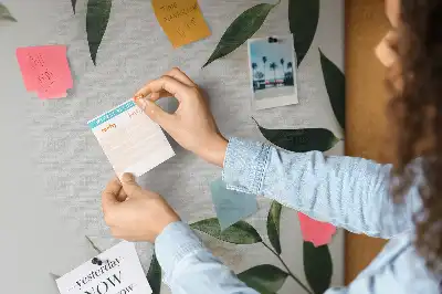 Leaf frame cork memo board
