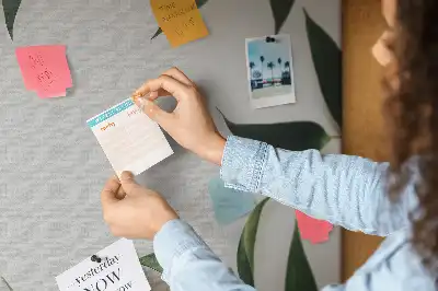 Leaf frame cork memo board
