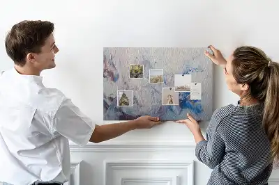 Cork memo board Brush movements