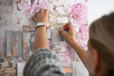 Decorative flower cork memo board