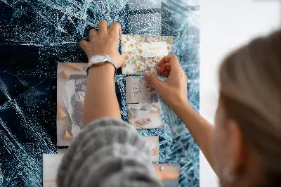 Frozen wall magnet board