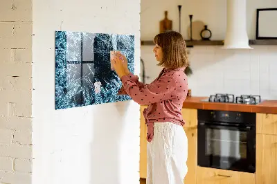 Frozen wall magnet board
