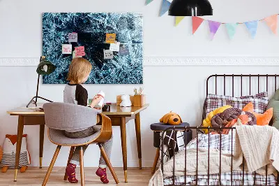 Frozen wall magnet board