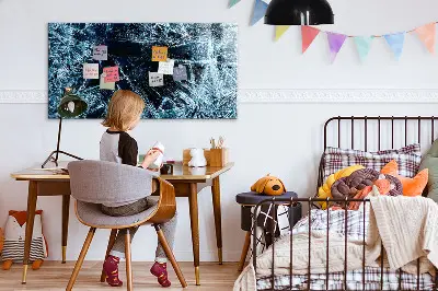 Frozen wall magnet board