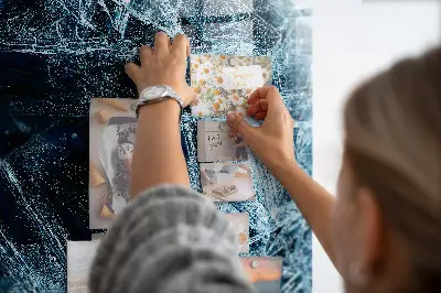 Frozen wall magnet board