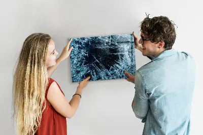 Frozen wall magnet board