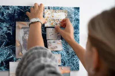 Frozen wall magnet board