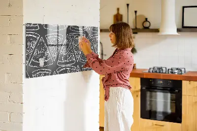 Painted pizza magnet board