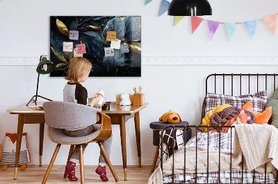 Magnetic wall board with decorative flowers