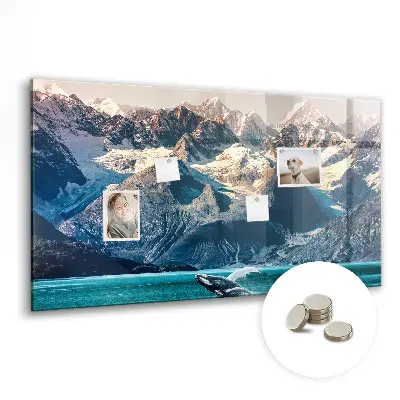 Whale shaped magnetic wall board