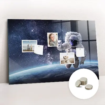 Astronaut magnetic wall board