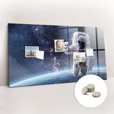 Astronaut magnetic wall board