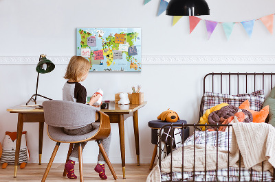 Magnetic writing board World map with animals