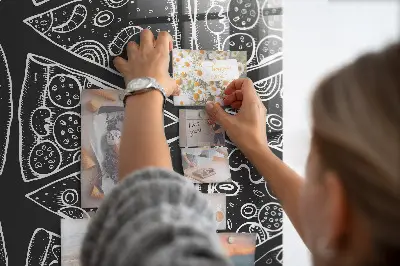 Magnetic wall board with pizza illustration