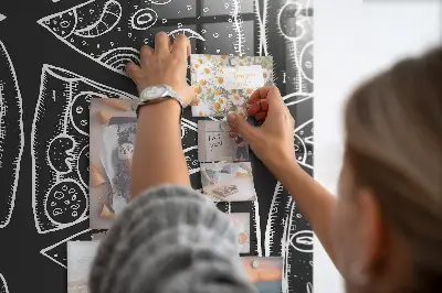 Magnetic wall board with pizza illustration