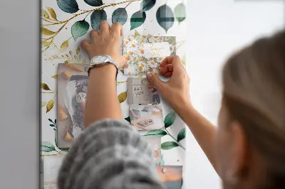 Flower pattern magnet board