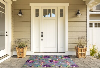 Outdoor door mat Floristics and Ornithology