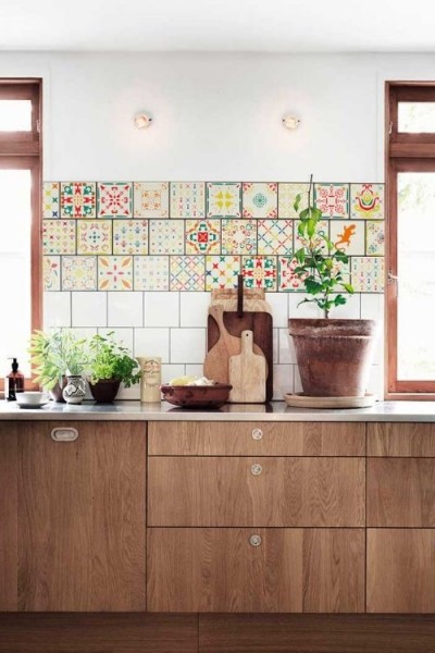Tile stickers - inexpensive ideas to cover old ceramic tiles